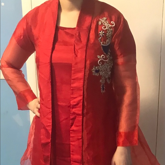 Stylish kurti with slip - Picture 1 of 4